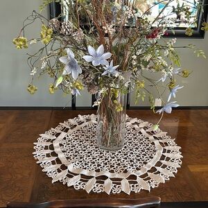 Vintage hand made gorgeous doily